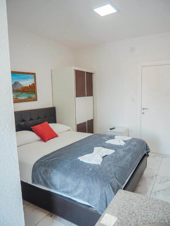Apartments Gjenashaj อุลซิน ภายนอก รูปภาพ