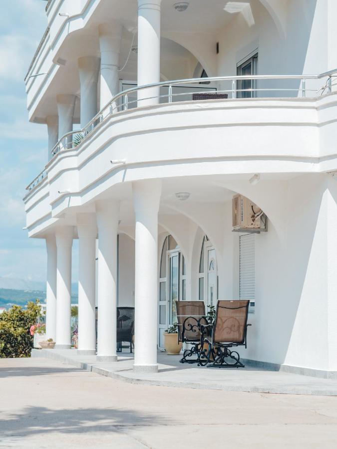 Apartments Gjenashaj อุลซิน ภายนอก รูปภาพ