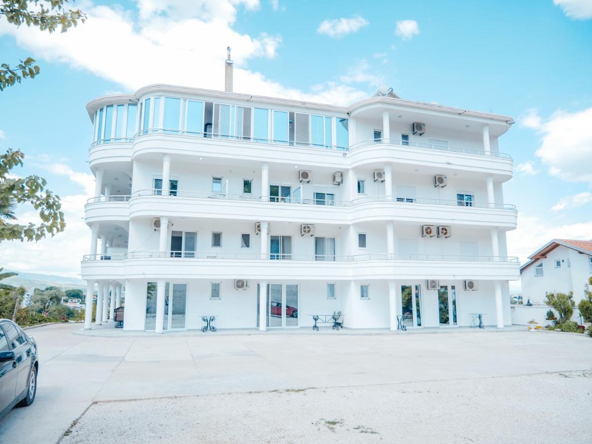 Apartments Gjenashaj อุลซิน ภายนอก รูปภาพ